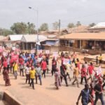 مواطن يكشف: شاركت في مظاهرة مزارعي الكاكاو مقابل 250 غانا سيدي