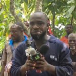 عامل كاكاو يطلق صرخة استغاثة بسبب تأخر الدفعات