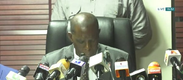 الأقلية تنتقد تخفيض أسعار الكاكاو: هل هذا عدل للمزارعين؟