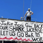 احتجاج على السطح ضد حظر الأسماك القاعية