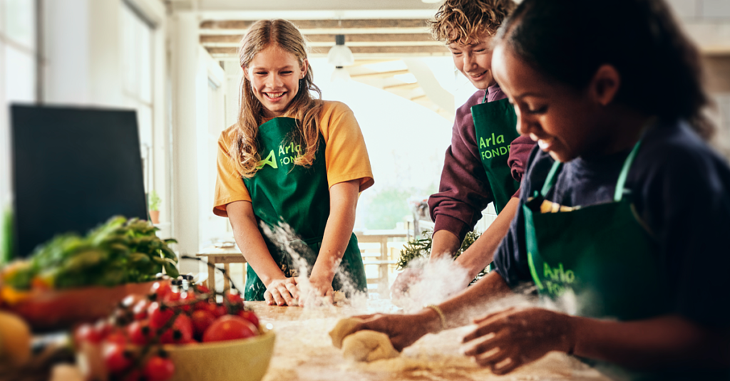 أرلا فودز تحقق نموًا قويًا في الإيرادات على الرغم من زيادة إمدادات الحليب العالمية