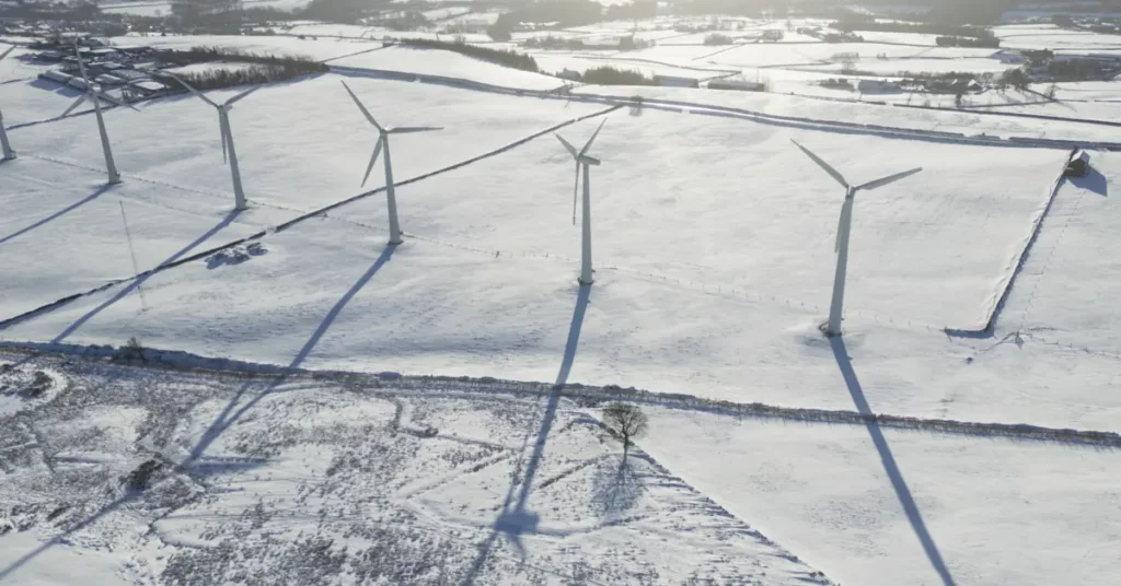 طاقة الرياح في المملكة المتحدة عند أعلى مستوياتها: يناير يشهد انخفاضًا في الأسعار